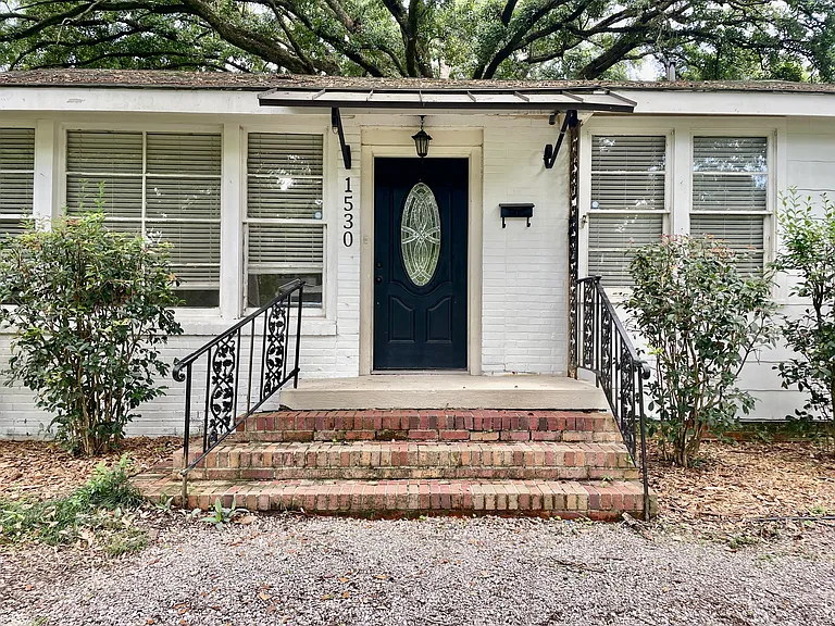 Call or text Steele Pollard to schedule a showing.