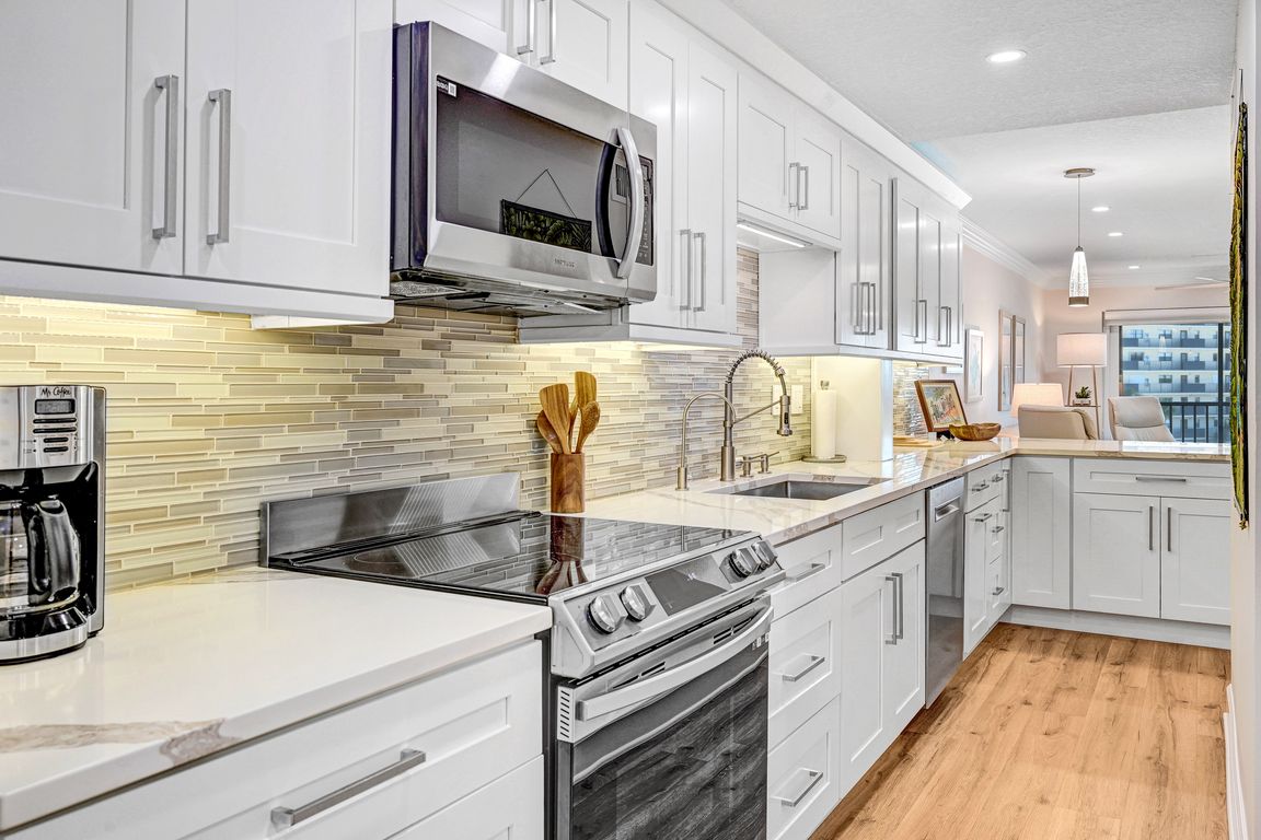 next background image