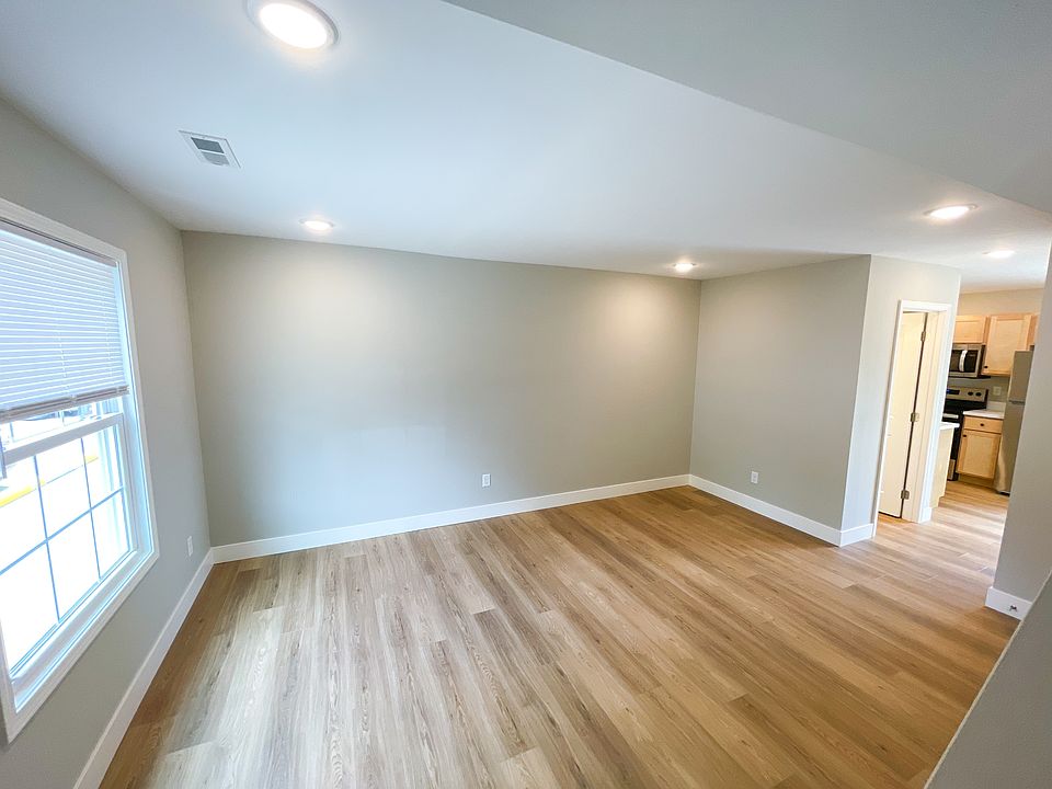 1st image of 122 S Bellevue St #4