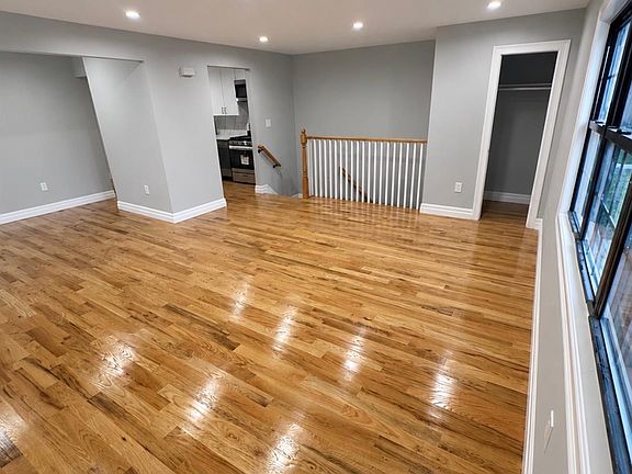 2nd image of 14590 226th St