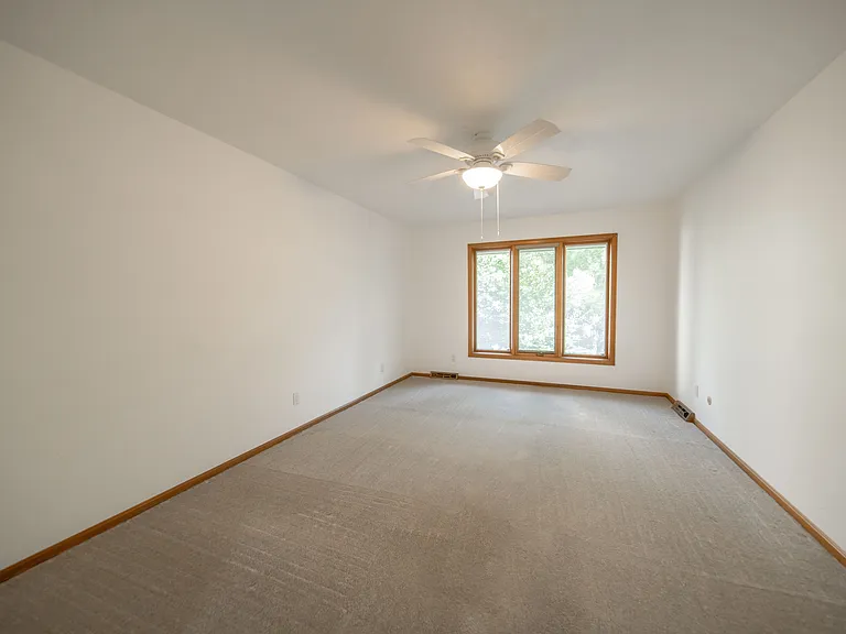 5751 Som Center Rd — Photo 22