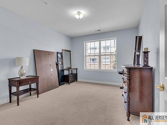 5th image of 1103 Enclave Cir