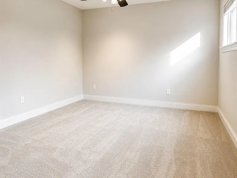 1510 W 6th St #103 — Photo 8