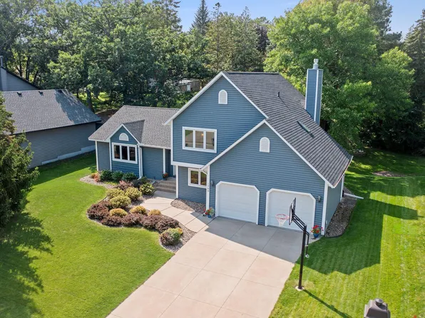 1569 Lakewood Dr N, Maplewood, MN 55119
