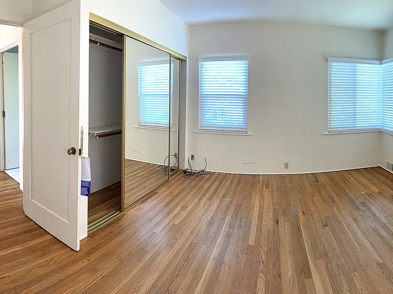 810 Martin St — Photo 32