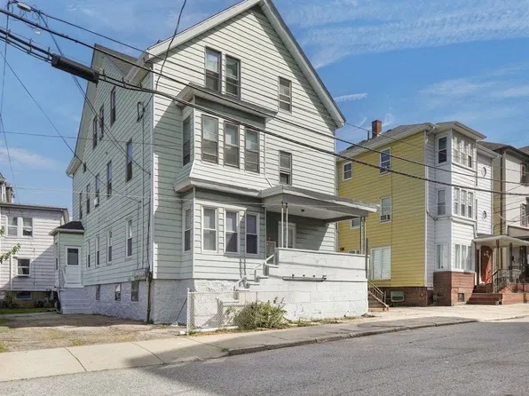 20 Park St, Fall River, MA 02721