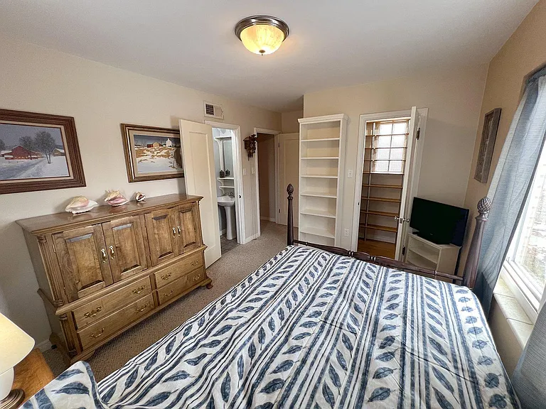 Main rental bedroom (west)
