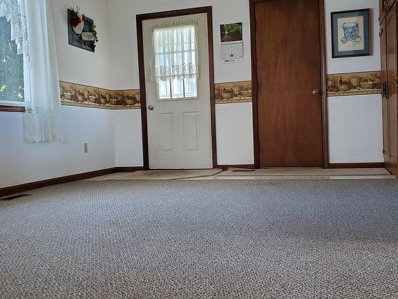 Large bonus room, N entrance