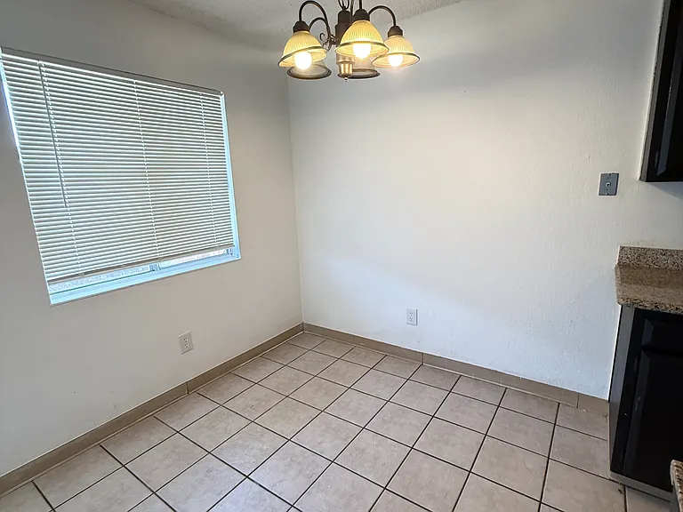 606 E Yorkshire Dr #2 — Photo 2