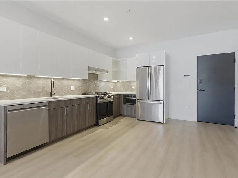 948 W Sunnyside Ave #201 — Photo 3
