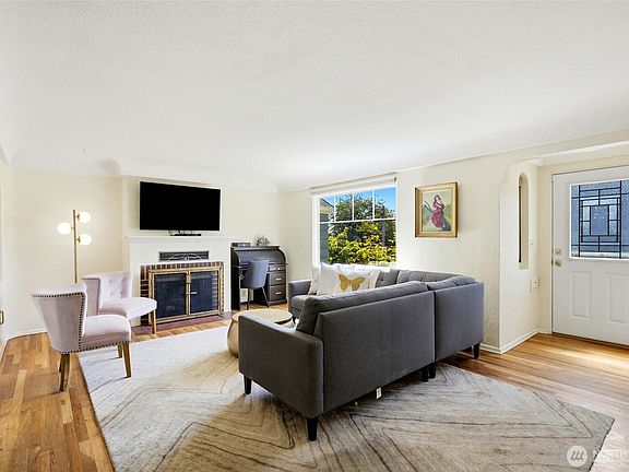 4th image of 3119 25th Street