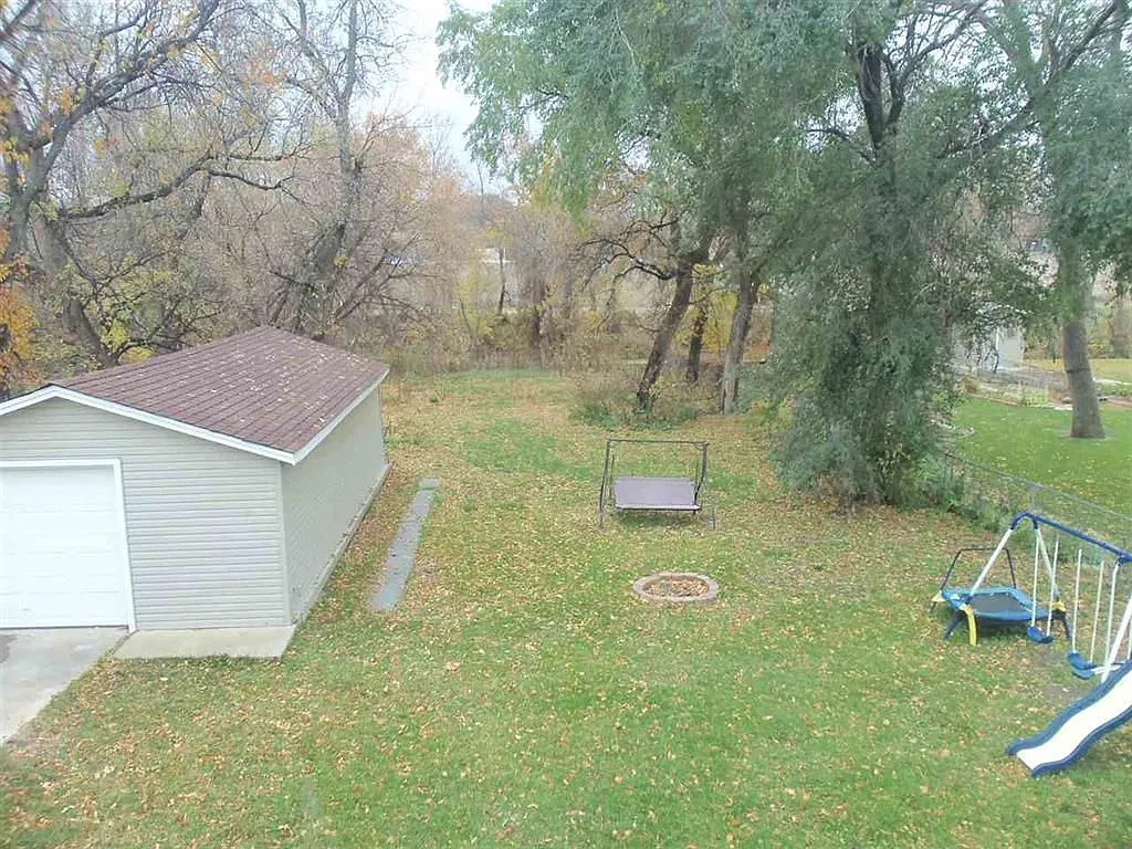 House- NW — Photo 3