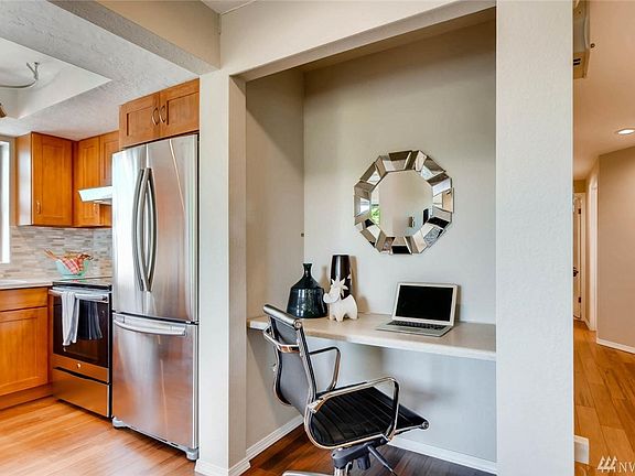 4th image of 2345 Boylston Ave E #201