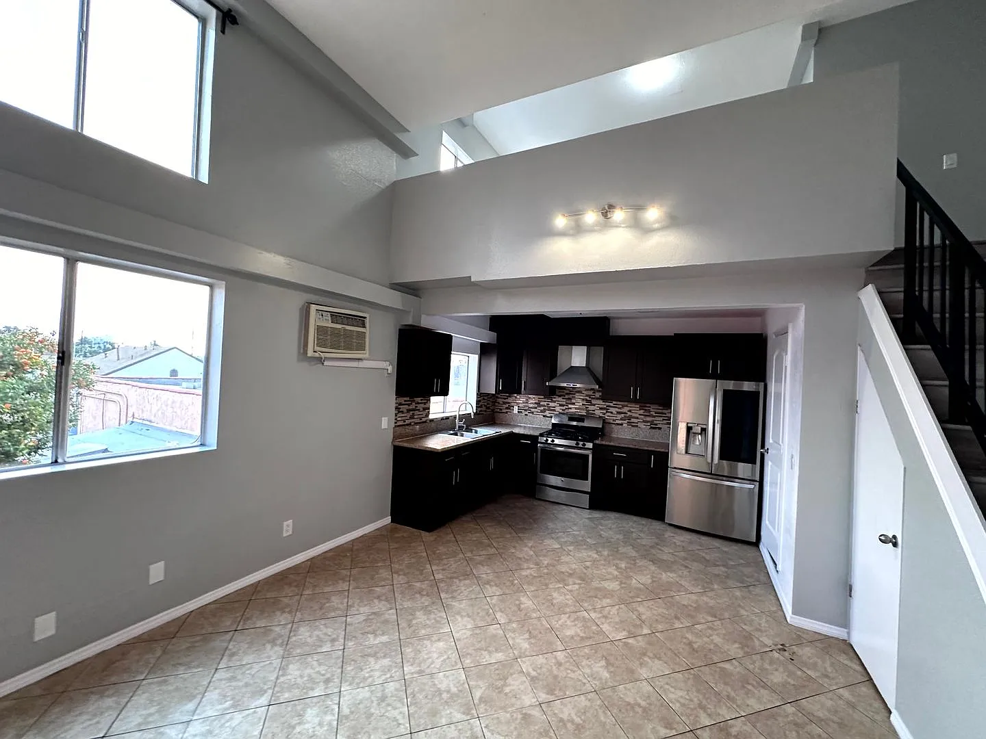 432 N Kingsley Dr. — Photo 3