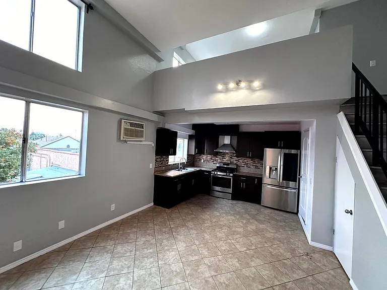 432 N Kingsley Dr. — Photo 3