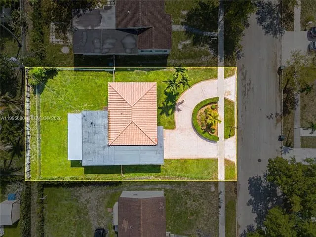 6447 SW 10th St — Photo 17