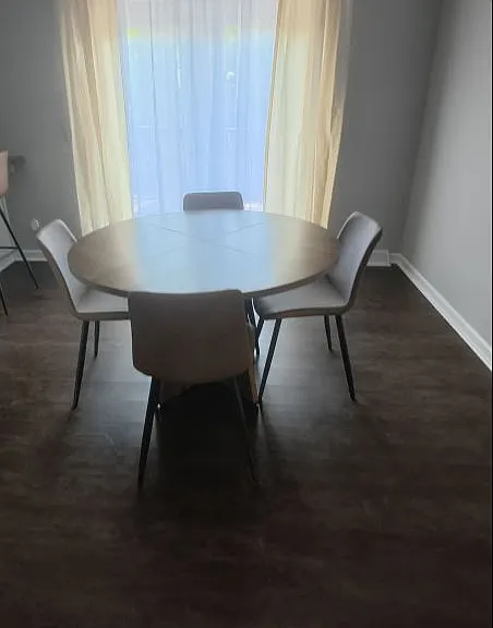 220 Charleston Ave — Photo 4
