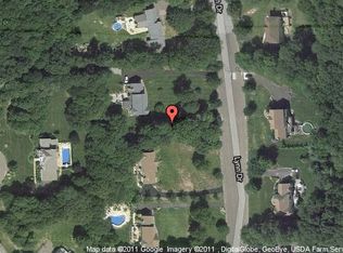 90 Bagburn Hill Rd, Monroe, CT 06468