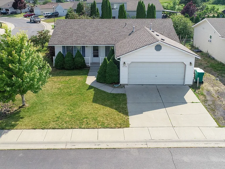 3122 Meadow Glen Ln — Photo 1