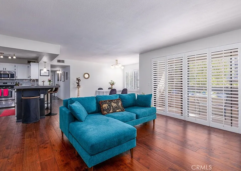 3930 Centre St #107