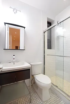 Rented by REAL New York | media 19