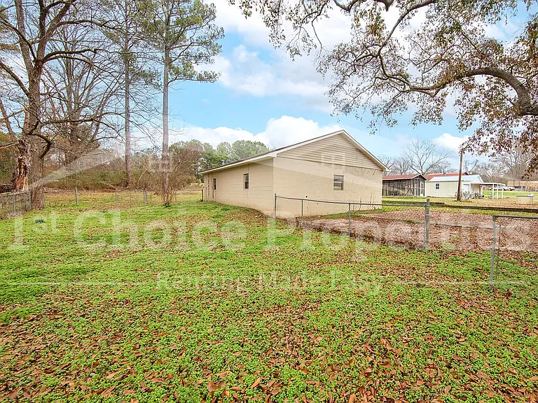 6051 Willow Cir — Photo 3