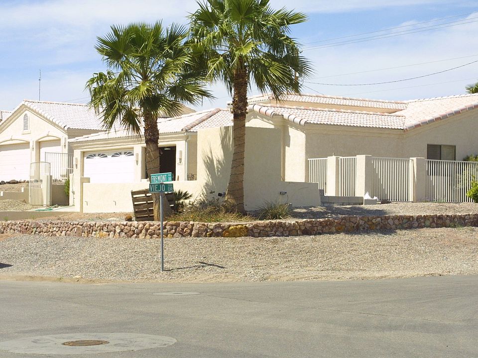 1st image of 2371 Fremont Dr
