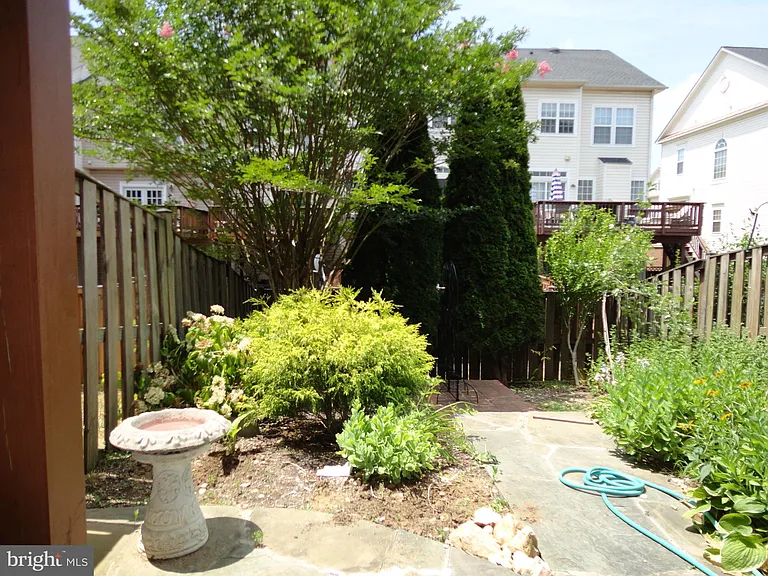 24699 Kings Canyon Sq — Photo 32