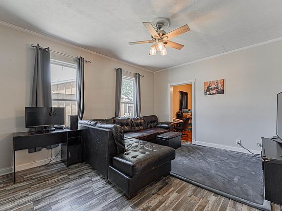 4th image of 636 4th St