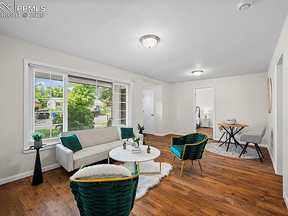 3rd image of 213 Sumac Dr