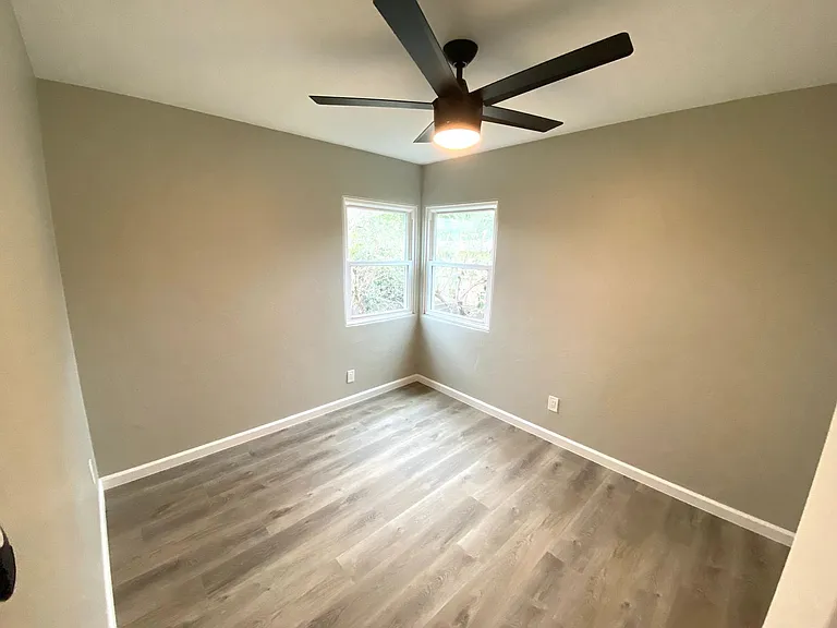 6353 Malcolm Dr — Photo 7