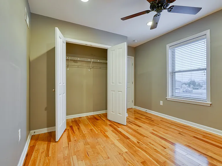 64 E Heath St — Photo 18