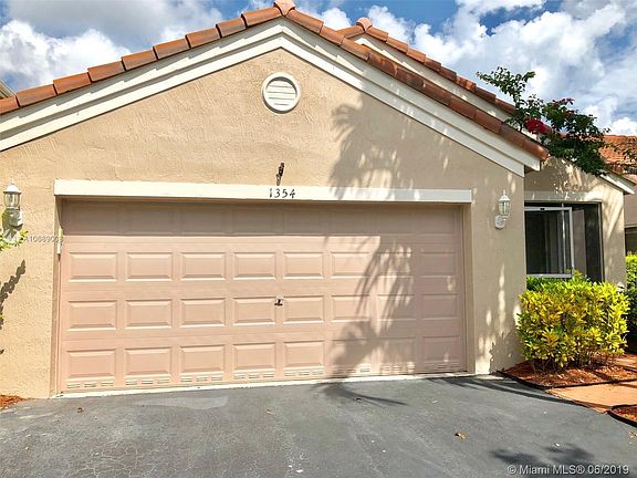 2nd image of 1354 Plumosa Way