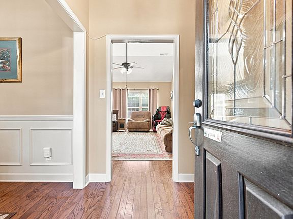 4th image of 801 Riata Ct