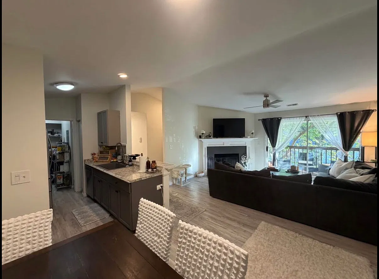 2 bed, 987 sqft, $1,800 — Photo 4