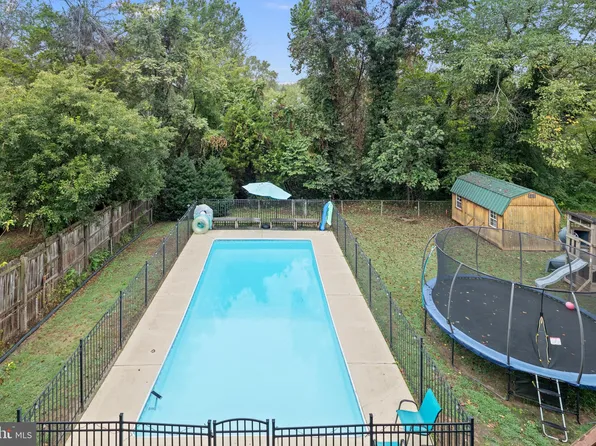 3951 Dominion Dr, Dumfries, VA 22026