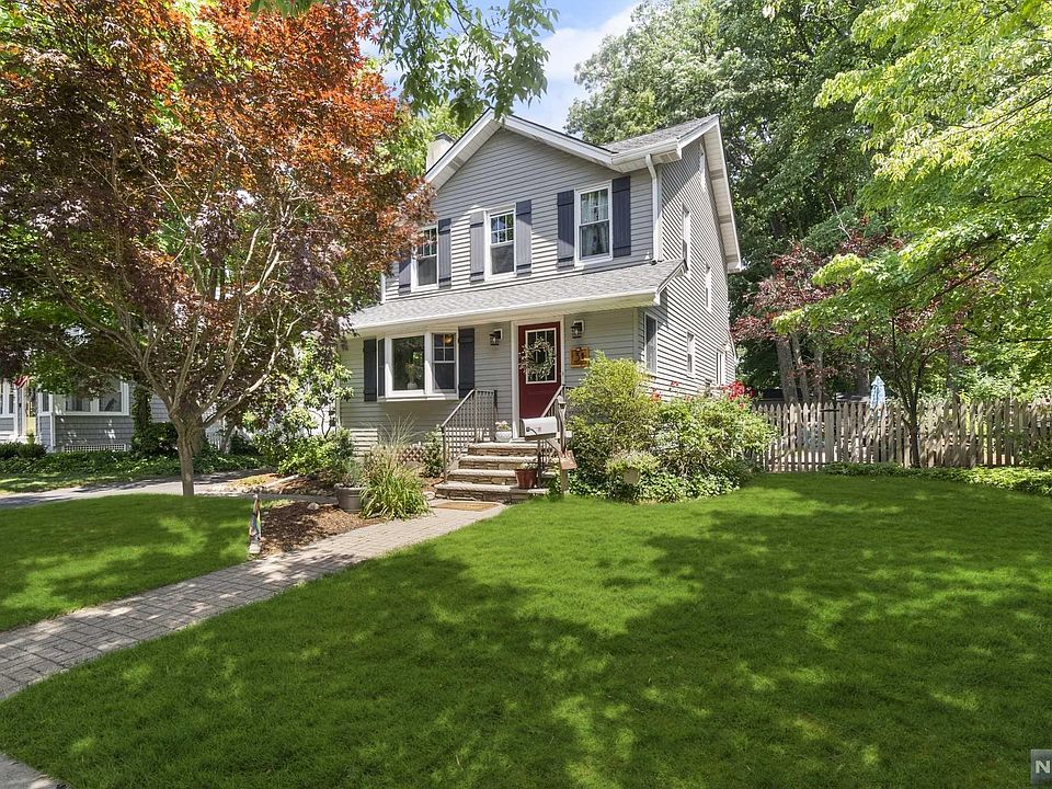1st image of 31 Clairmont Ave