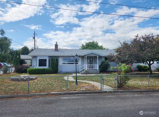 1017 Crawford Ave, Wenatchee, WA 98801