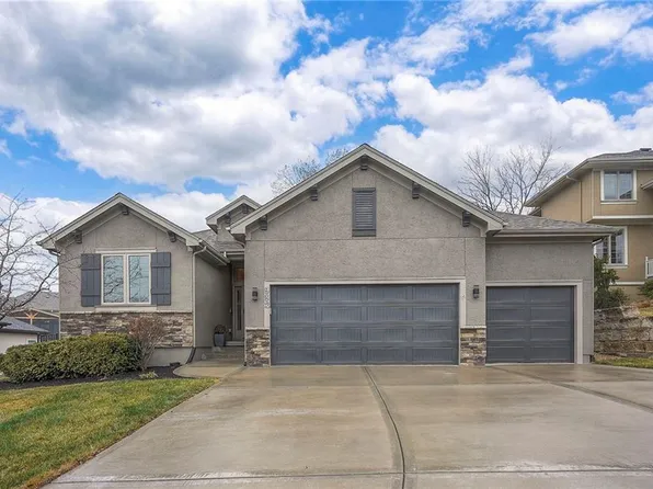 952 E 121st Pl, Olathe, KS 66061