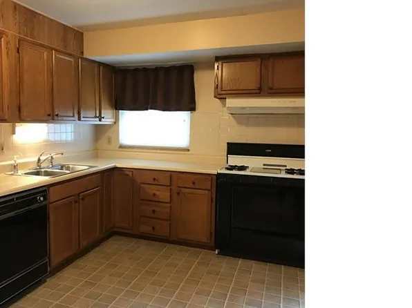 10406 Melvich Dr, Saint Louis, MO 63137