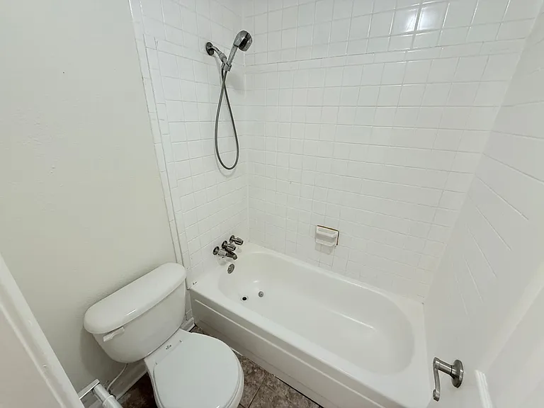 1100 Park Ln #201 — Photo 9