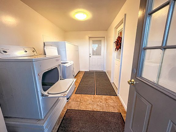 Wash room...entrance door straight ahead