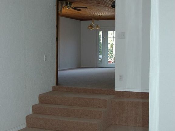 3rd image of 32 Mockingbird Dr