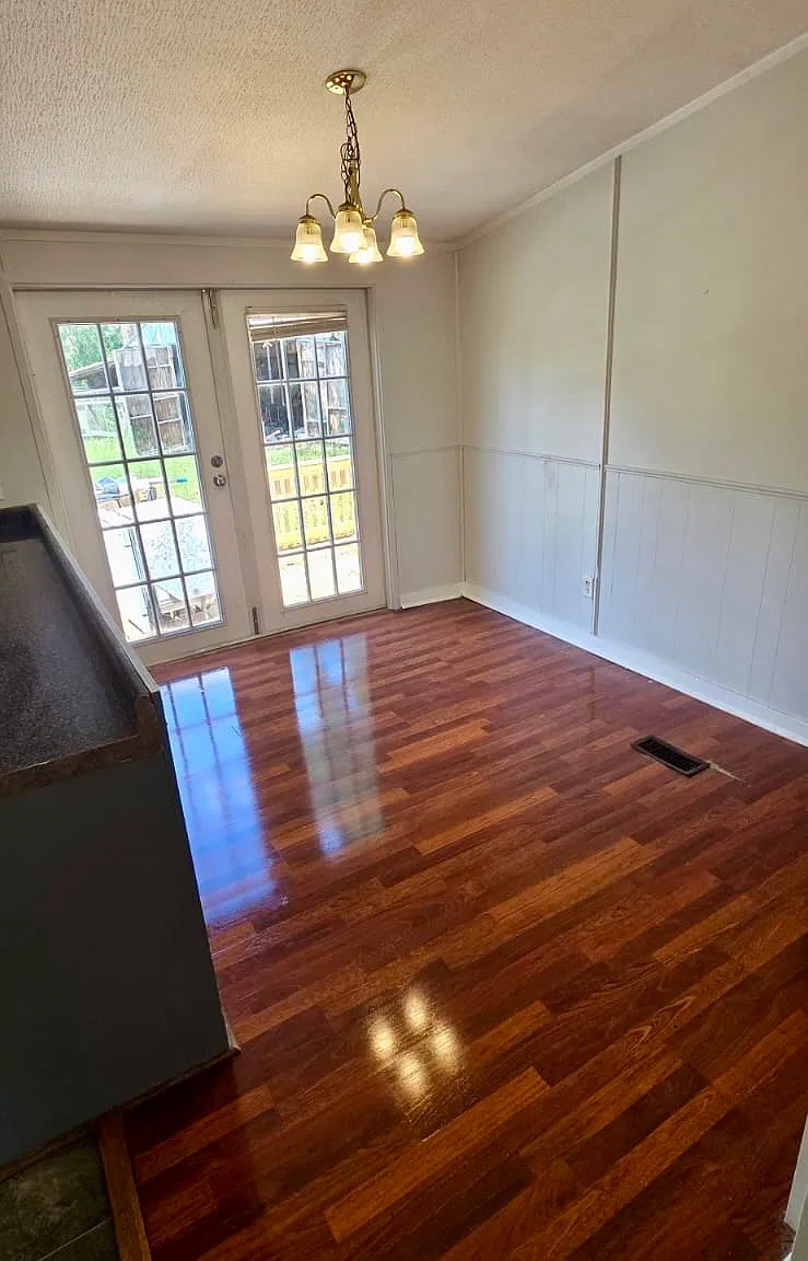 4 bed, 1301 sqft, $1,650 — Photo 3
