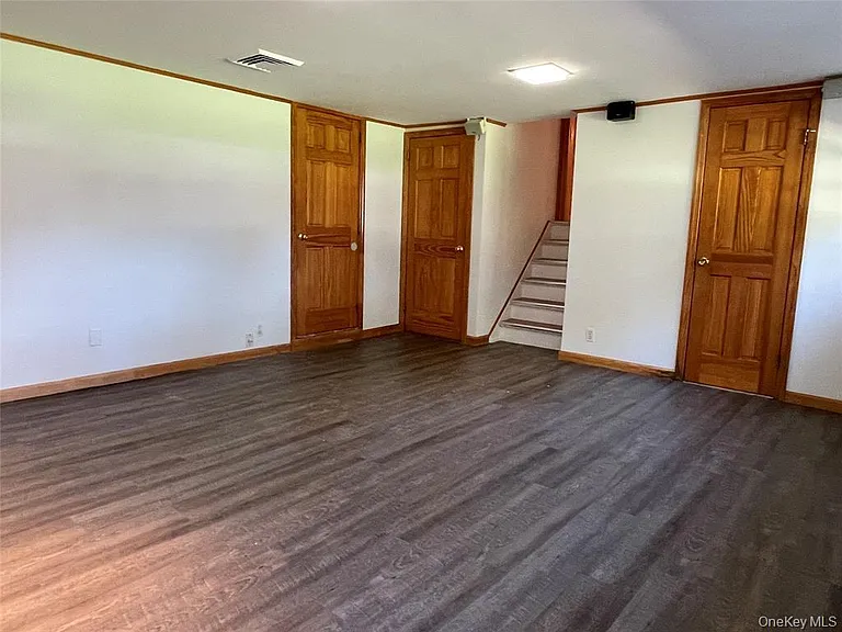 2 Stuart Dr — Photo 12