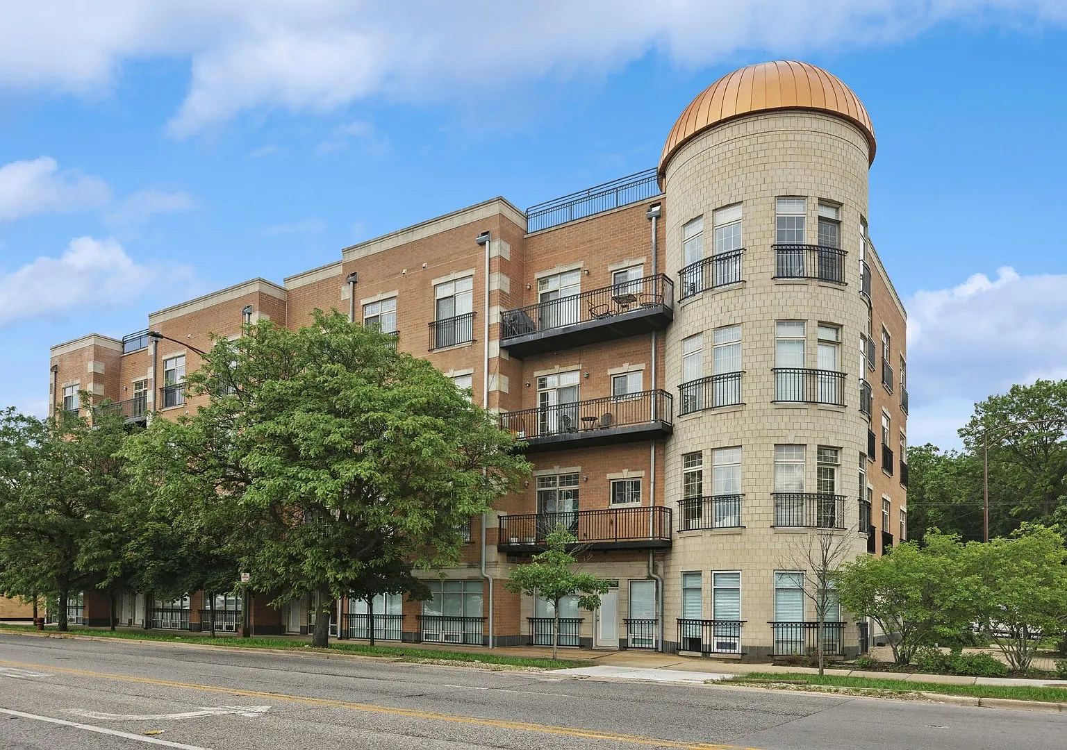 3 bed, 1441 sqft, $3,600 — Photo 1