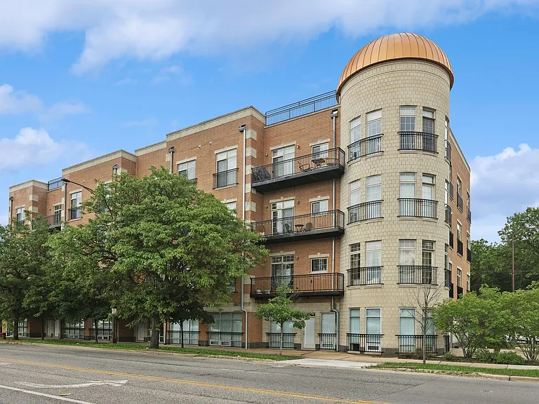 6423 W Touhy Ave #4C — Photo 1