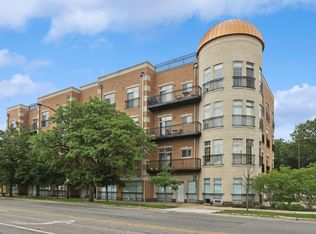 6423 W Touhy Ave APT 4C, Chicago, IL 60646