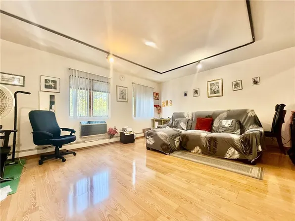 1348 63rd St APT 5, Brooklyn, NY 11219