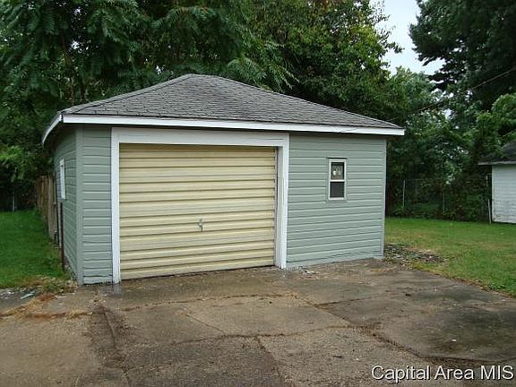 2nd image of 243 Cedar Ave